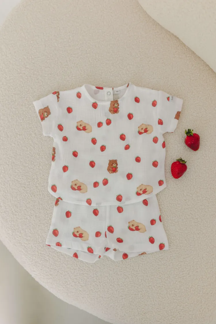 Komplet muślinowy: T-shirt i szorty Truskawki